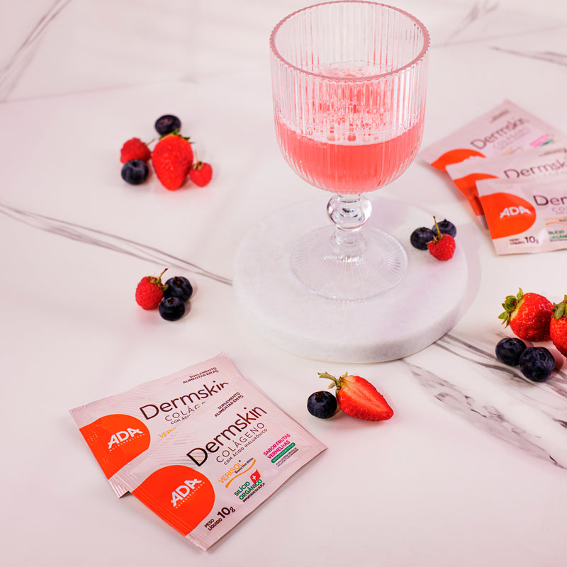Dermskin Colágeno sabor Frutas Vermelhas preparado com frutas vermelhas